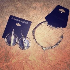 Earrings/ bracelet